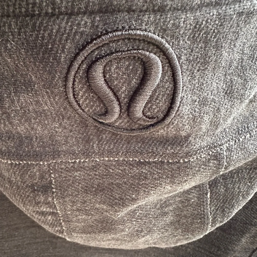 Athleisure Yoga Dark Gray Soot EUC lululemon Full Zip Funnel Hoodie ~ maybe XS/S
